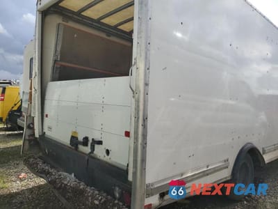 Zdjęcie 6 z 13 samochodu: 2020 GMC SAVANA CUTAWAY G3500 VIN:7GZ37TCG3LN010373 - miniatura