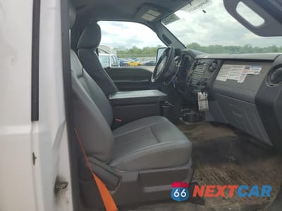 Zdjęcie 10 z 12 samochodu: 2015 FORD F450 SUPER DUTY VIN:1FDUF4GY8FEA90055 - miniatura