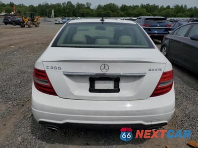 Zdjęcie 6 z 12 samochodu: 2013 MERCEDES-BENZ C 300 4MATIC VIN:WDDGF8AB3DR271699 - miniatura