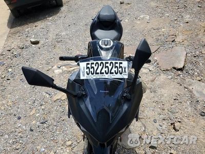 Piąte zdjęcie samochodu w środku: 2025 KAWASAKI EX500 VIN:ML5EXGG19SDA34603 - miniatura