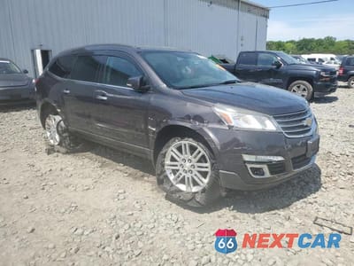 Czwarte zdjęcie samochodu z boku: 2015 CHEVROLET TRAVERSE LT VIN:1GNKVGKD3FJ256906 - miniatura