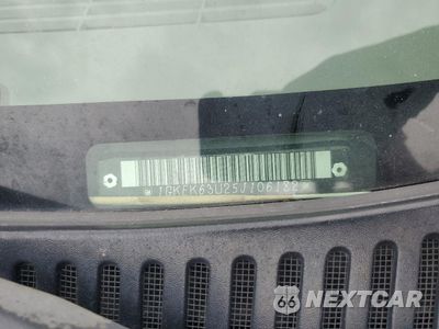 Zdjęcie 13 z 13 samochodu: 2005 GMC YUKON DENALI VIN:1GKEK63U25J106182 - miniatura