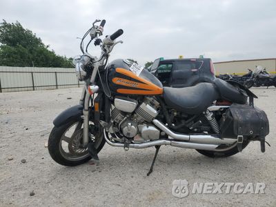 Trzecie zdjęcie samochodu z tyłu: 2000 HONDA VF750 C2 VIN:JH2RC4345YM500025 - miniatura