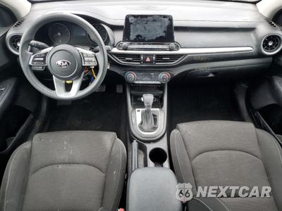 Zdjęcie 8 z 14 samochodu: 2019 KIA FORTE FE VIN:3KPF24AD7KE061059 - miniatura