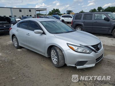 Czwarte zdjęcie samochodu z boku: 2018 NISSAN ALTIMA 2.5 VIN:1N4AL3AP4JC233121 - miniatura