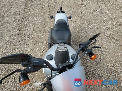 Piąte zdjęcie samochodu w środku: 2020 HARLEY-DAVIDSON FXLRS VIN:1HD1YWK19LB021040 - miniatura