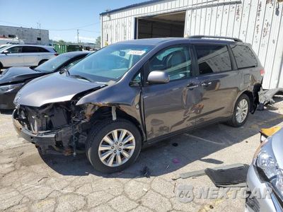 2011 TOYOTA SIENNA XLE 5TDDK3DC4BS005526 - główne zdjęcie licytacji z USA - miniatura