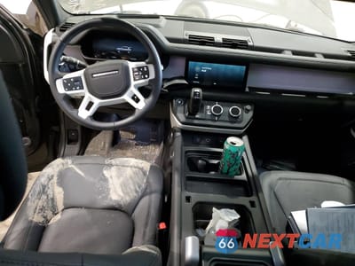Zdjęcie 8 z 15 samochodu: 2024 LAND ROVER DEFENDER 110 S VIN:SALEJEEX4R2313844 - miniatura