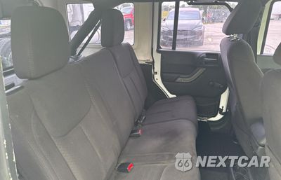 Zdjęcie 6 z 10 samochodu: 2013 JEEP WRANGLER UNLIMITED SPORT VIN:1C4BJWDG6DL582321 - miniatura