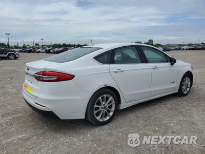 Trzecie zdjęcie samochodu z tyłu: 2019 FORD FUSION SE VIN:3FA6P0LU8KR124837 - miniatura
