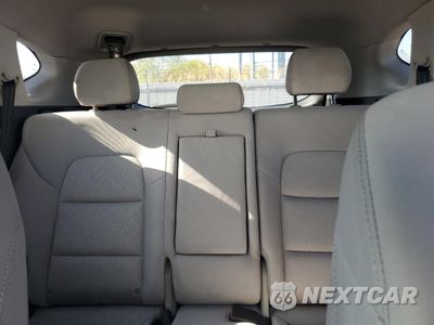 Zdjęcie 10 z 13 samochodu: 2018 HYUNDAI TUCSON SE VIN:KM8J23A46JU725948 - miniatura