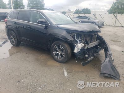 Czwarte zdjęcie samochodu z boku: 2018 TOYOTA HIGHLANDER LE VIN:5TDBZRFH7JS852053 - miniatura