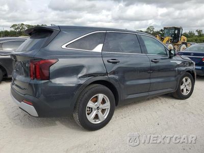 Trzecie zdjęcie samochodu z tyłu: 2024 KIA SORENTO LX VIN:5XYRG4JC6RG299875 - miniatura
