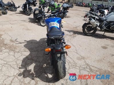 Czwarte zdjęcie samochodu z boku: 2016 YAMAHA FZ09 VIN:JYARN33E0GA009511 - miniatura