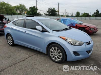 Czwarte zdjęcie samochodu z boku: 2012 HYUNDAI ELANTRA GLS VIN:KMHDH4AE5CU327403 - miniatura