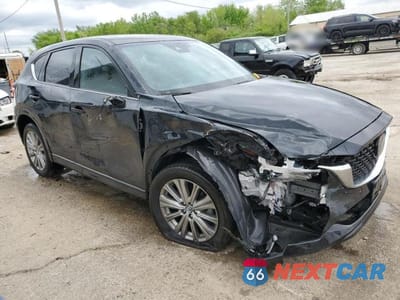 Czwarte zdjęcie samochodu z boku: 2023 MAZDA CX-5 SIGNATURE VIN:JM3KFBXYXP0268425 - miniatura