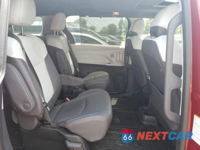 Zdjęcie 11 z 13 samochodu: 2024 TOYOTA SIENNA XSE VIN:5TDDSKFC9RS146898 - miniatura