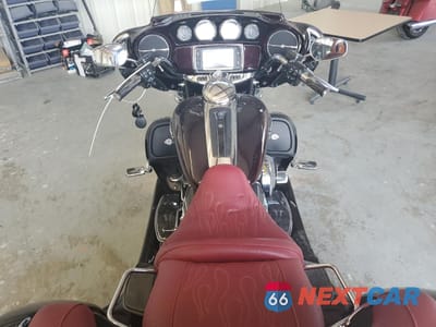 Zdjęcie 6 z 10 samochodu: 2014 HARLEY-DAVIDSON FLHTCUTG TRI GLIDE ULTRA VIN:1HD1MAL16EB854147 - miniatura