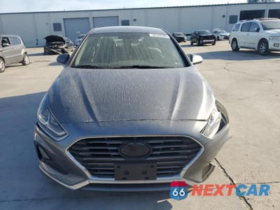 Piąte zdjęcie samochodu w środku: 2019 HYUNDAI SONATA SE VIN:5NPE24AF9KH732403 - miniatura