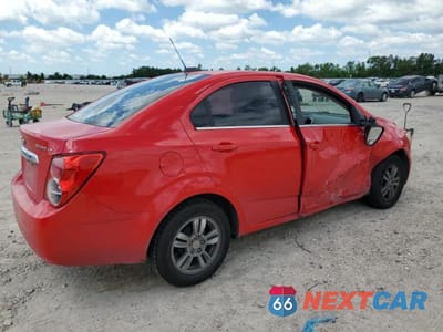Trzecie zdjęcie samochodu z tyłu: 2015 CHEVROLET SONIC LT VIN:1G1JC5SHXF4136576 - miniatura