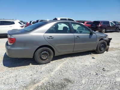 Trzecie zdjęcie samochodu z tyłu: 2005 TOYOTA CAMRY LE VIN:4T1BE30K55U947818 - miniatura