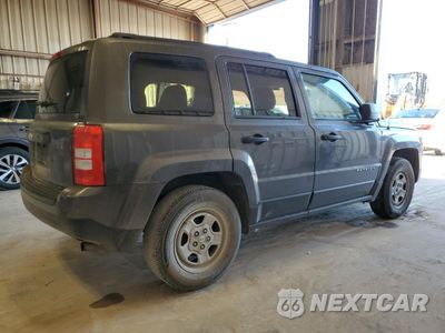 Trzecie zdjęcie samochodu z tyłu: 2016 JEEP PATRIOT SPORT VIN:1C4NJPBB0GD810077 - miniatura