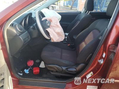 Zdjęcie 7 z 12 samochodu: 2006 MAZDA 3 HATCHBACK VIN:JM1BK344161540154 - miniatura