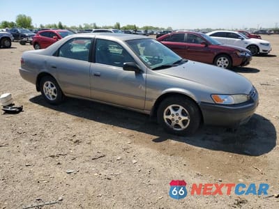 Czwarte zdjęcie samochodu z boku: 1998 TOYOTA CAMRY CE VIN:4T1BG22K4WU276113 - miniatura