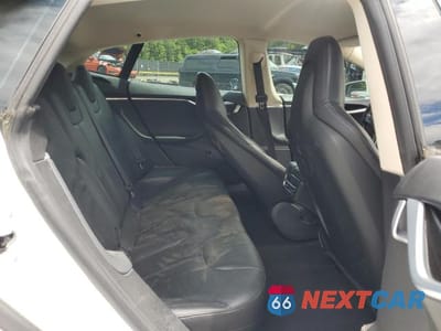 Zdjęcie 10 z 12 samochodu: 2014 TESLA MODEL S VIN:5YJSA1H16EFP44977 - miniatura