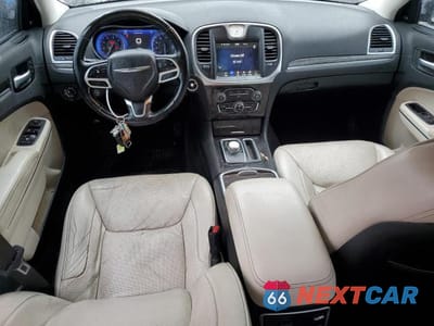 Zdjęcie 8 z 12 samochodu: 2018 CHRYSLER 300 LIMITED VIN:2C3CCAKG4JH137738 - miniatura