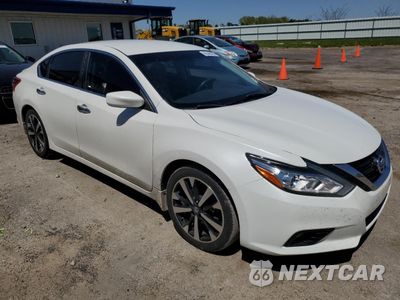 Czwarte zdjęcie samochodu z boku: 2018 NISSAN ALTIMA 2.5 VIN:1N4AL3AP3JC132412 - miniatura