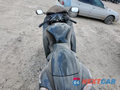 Zdjęcie 6 z 10 samochodu: 2019 SUZUKI GSX1300 RA VIN:JS1GX72B1K7100405 - miniatura
