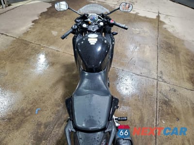 Zdjęcie 6 z 9 samochodu: 2011 HONDA CBR250 R VIN:MLHMC4115B5004152 - miniatura