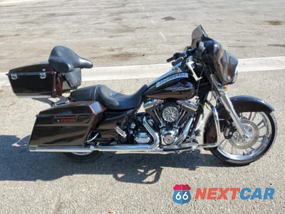 2011 HARLEY-DAVIDSON FLHX 1HD1KBM34BB650471 - główne zdjęcie licytacji z USA - miniatura