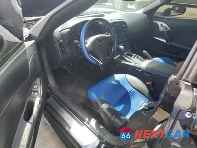 Zdjęcie 8 z 14 samochodu: 2010 CHEVROLET CORVETTE VIN:1G1YE3DW3A5105259 - miniatura