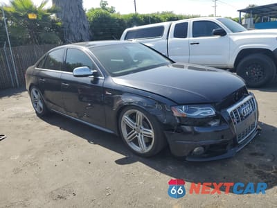 Czwarte zdjęcie samochodu z boku: 2012 AUDI S4 PRESTIGE VIN:WAUKGAFL1CA099886 - miniatura