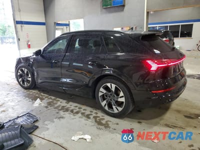 Drugie zdjęcie samochodu z przodu: 2023 AUDI E-TRON PREMIUM VIN:WA1AAAGE2PB014791 - miniatura