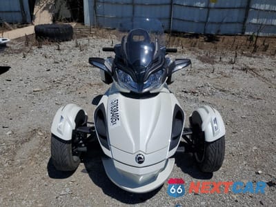 Drugie zdjęcie samochodu z przodu: 2013 CAN-AM SPYDER ROADSTER ST VIN:2BXNCBC13DV001031 - miniatura