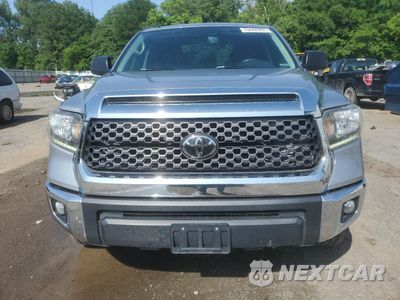 Piąte zdjęcie samochodu w środku: 2019 TOYOTA TUNDRA CREWMAX SR5 VIN:5TFDW5F1XKX825650 - miniatura