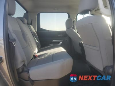 Zdjęcie 10 z 12 samochodu: 2023 TOYOTA TUNDRA CREWMAX SR VIN:5TFLA5DB1PX097813 - miniatura