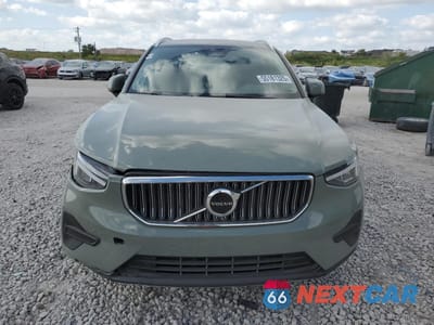 Piąte zdjęcie samochodu w środku: 2025 VOLVO XC40 CORE VIN:YV4L12UJ4S2520540 - miniatura
