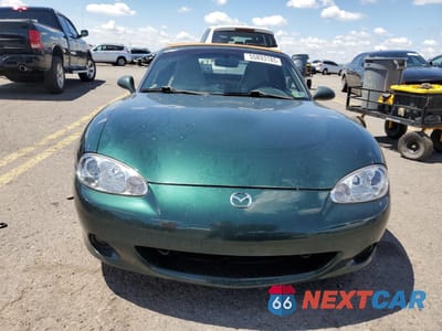 Piąte zdjęcie samochodu w środku: 2004 MAZDA MX-5 MIATA BASE VIN:JM1NB353040400697 - miniatura