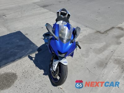 Piąte zdjęcie samochodu w środku: 2020 YAMAHA YZFR6 C VIN:JYARJ28YXLA002715 - miniatura