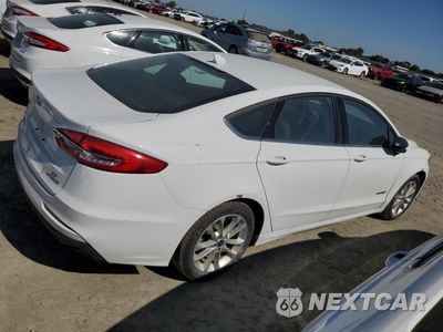 Trzecie zdjęcie samochodu z tyłu: 2019 FORD FUSION SE VIN:3FA6P0LU9KR124863 - miniatura