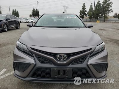 Piąte zdjęcie samochodu w środku: 2024 TOYOTA CAMRY SE NIGHT SHADE VIN:4T1G11AK1RU886736 - miniatura