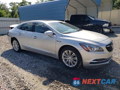 Czwarte zdjęcie samochodu z boku: 2018 BUICK LACROSSE PREMIUM VIN:1G4ZR5SZ7JU127808 - miniatura