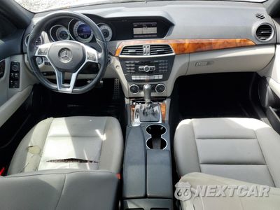 Zdjęcie 8 z 12 samochodu: 2013 MERCEDES-BENZ C 300 4MATIC VIN:WDDGF8AB7DR280891 - miniatura