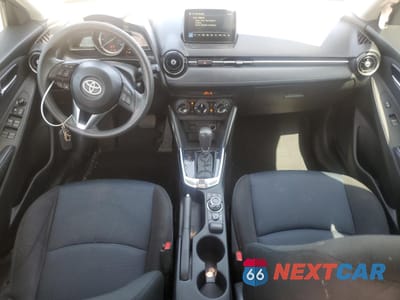 Zdjęcie 8 z 14 samochodu: 2018 TOYOTA YARIS IA VIN:3MYDLBYV2JY323088 - miniatura
