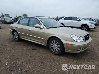 Czwarte zdjęcie samochodu z boku: 2002 HYUNDAI SONATA GLS VIN:KMHWF35H42A714778 - miniatura