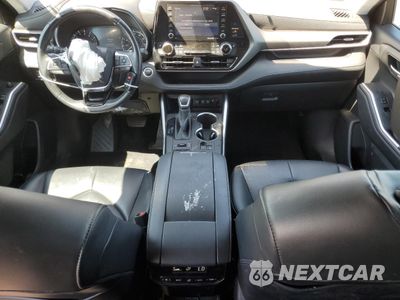 Zdjęcie 8 z 16 samochodu: 2020 TOYOTA HIGHLANDER XLE VIN:5TDGZRBH2LS023261 - miniatura